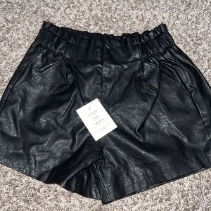 🤩4/$15🥳 faux leather high waisted paperbag shorts